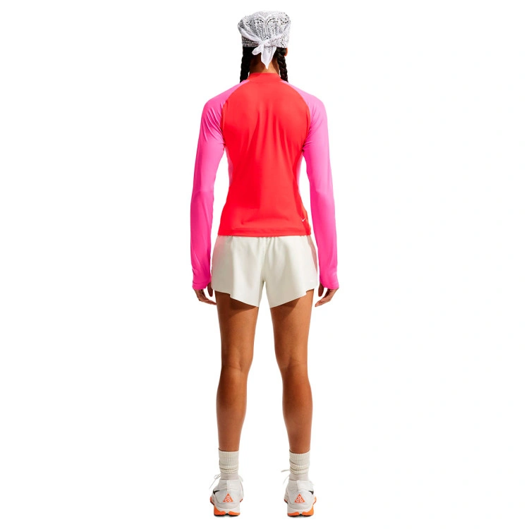 camiseta-nike-acg-dri-fit-wildsee-qz-ls-top-mujer-lt-crimson-desert-pinike-summit-white-4