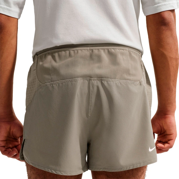pantalon-corto-nike-acg-dri-fit-advanced-trailwind-shirt-aop-light-army-white-1