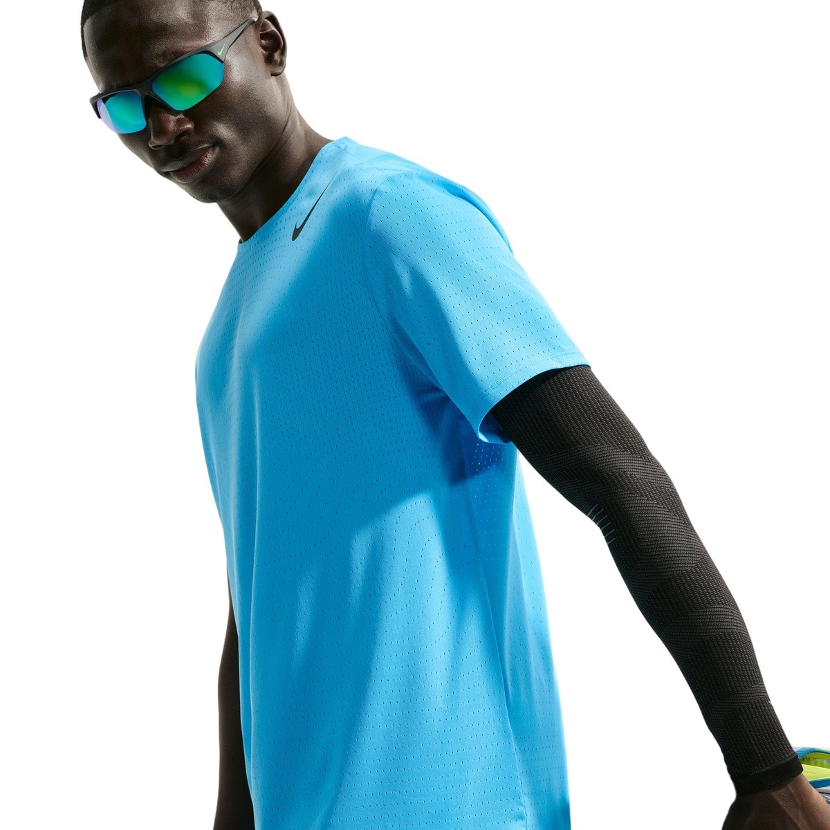 top-nike-dri-fit-adv-aeroswift-ss-top-lt-current-blue-black-4