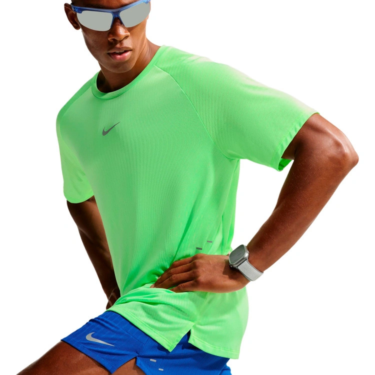 camiseta-nike-af-stride-ss-top-volt-light-silver-reflective-silv-2