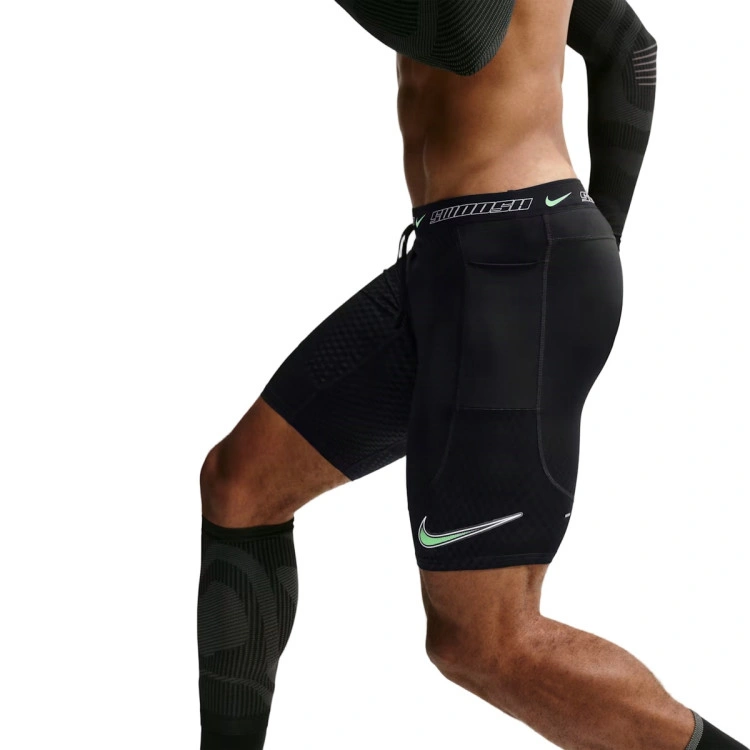 malla-corta-nike-hombre-nike-dri-fit-stride-unstp-halftight-black-illusion-green-white-reflective-silv-1