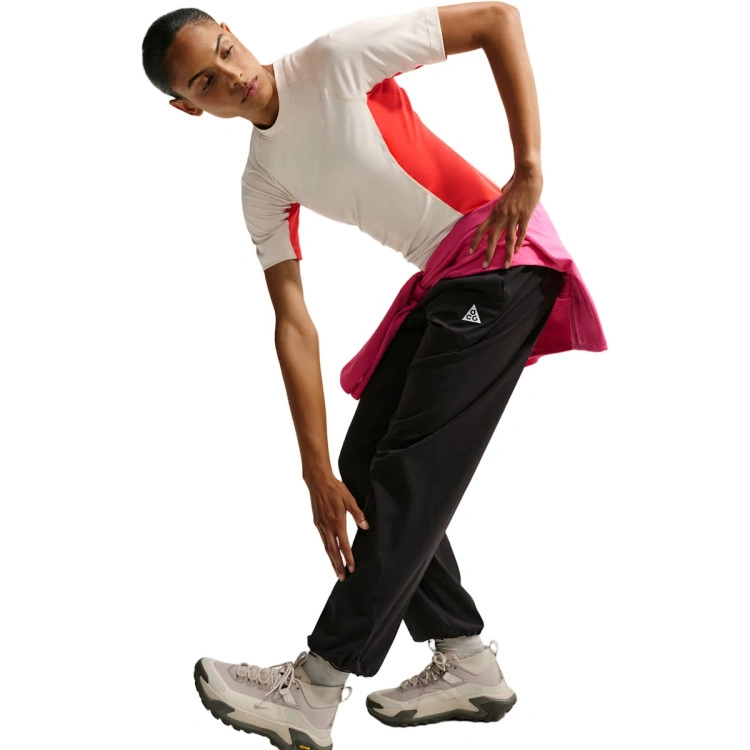 camiseta-nike-mujer-acg-dri-fit-wildsee-bslyr-ss-top-lt-orewood-brn-lt-crimson-summit-white-2