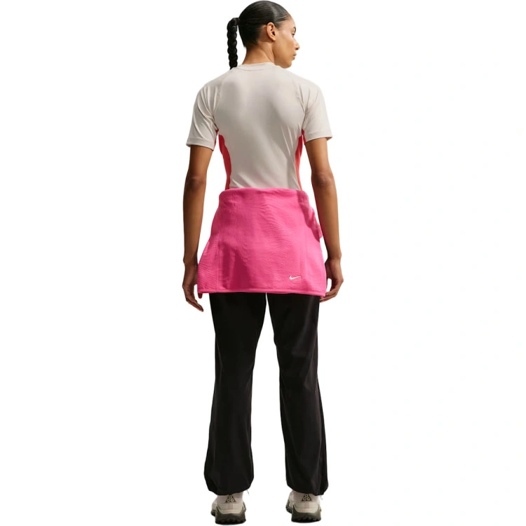 camiseta-nike-mujer-acg-dri-fit-wildsee-bslyr-ss-top-lt-orewood-brn-lt-crimson-summit-white-4