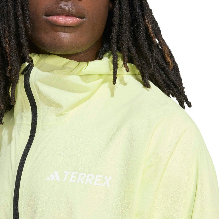 chaqueta-adidas-xpr-light-rain-sefrle-2
