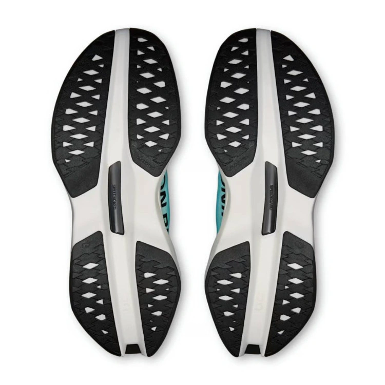 zapatilla-on-cloudboom-max-white-flurry-3