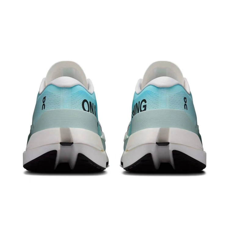 zapatilla-on-cloudboom-max-white-flurry-4