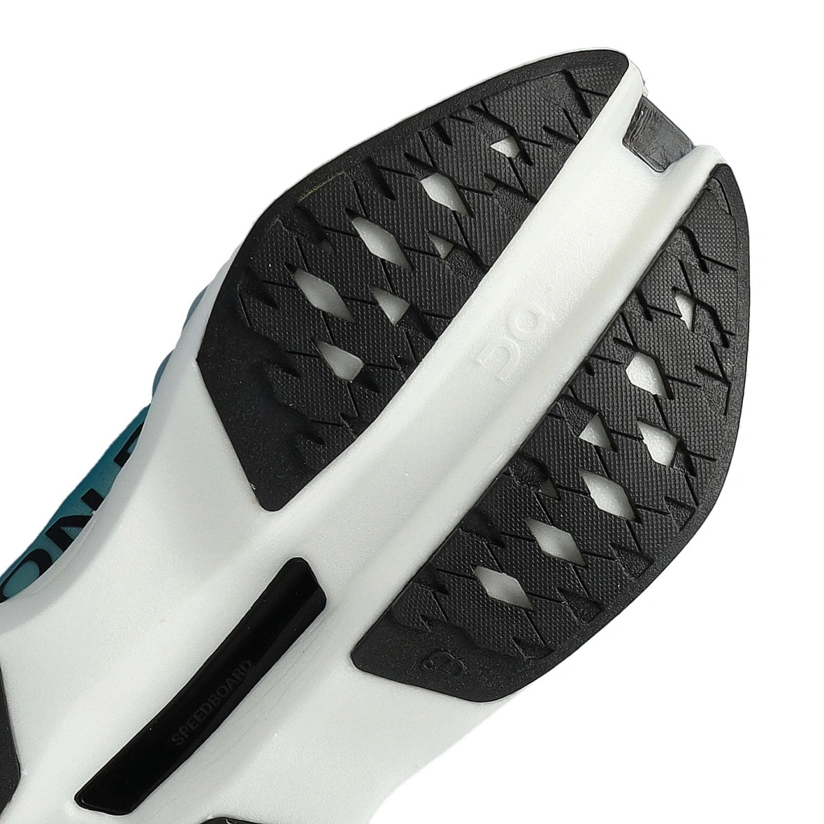 zapatilla-on-cloudboom-max-white-flurry-7