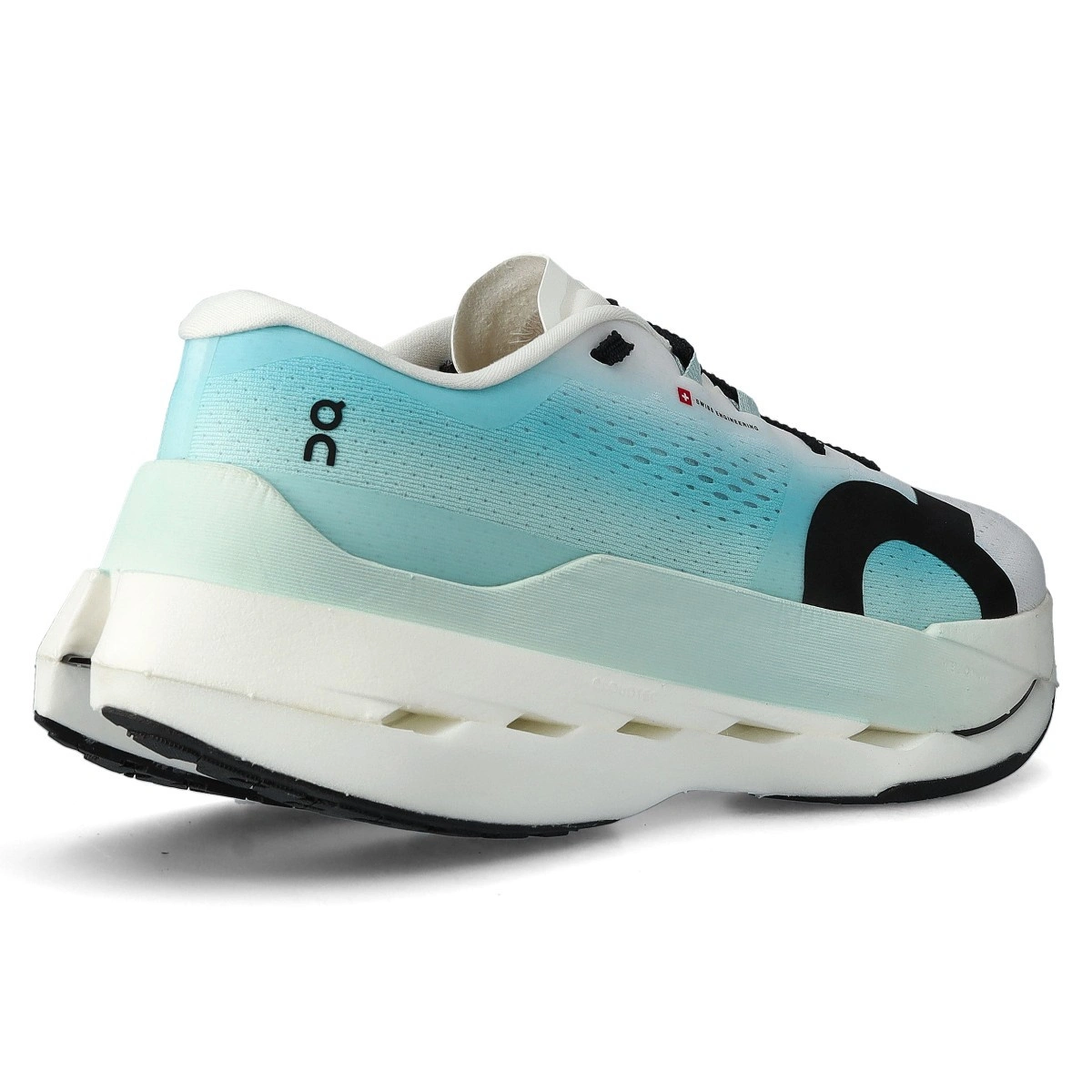 zapatilla-on-cloudboom-max-white-flurry-9