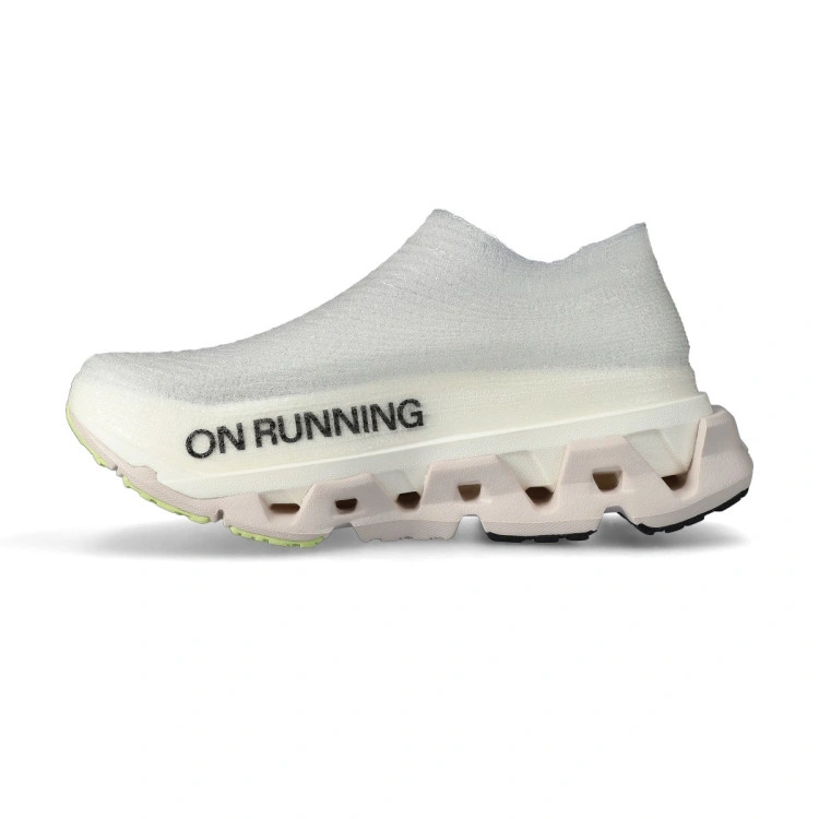 zapatilla-on-cloudmonster-3-hyper-ls-u-lily-limelight-2
