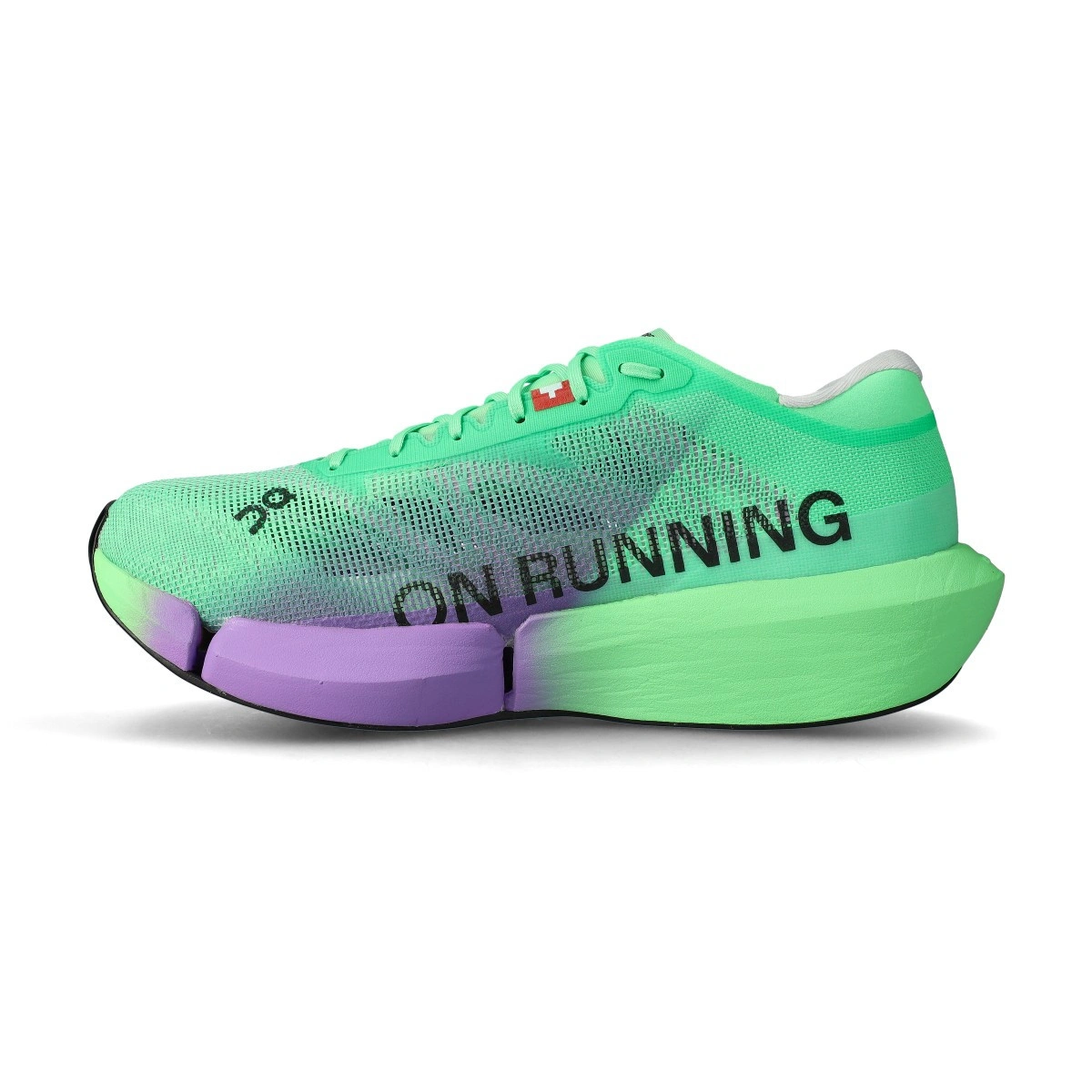 zapatilla-on-cloudboom-strike-2-verdite-aconite-2