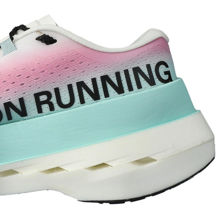 zapatilla-on-cloudboom-max-mujer-white-celeste-8