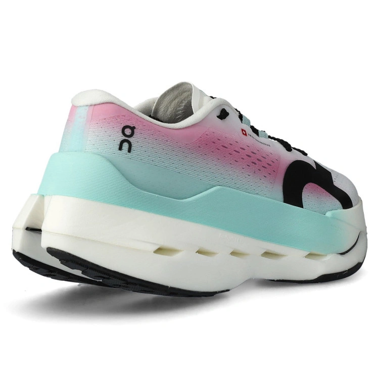zapatilla-on-cloudboom-max-mujer-white-celeste-9
