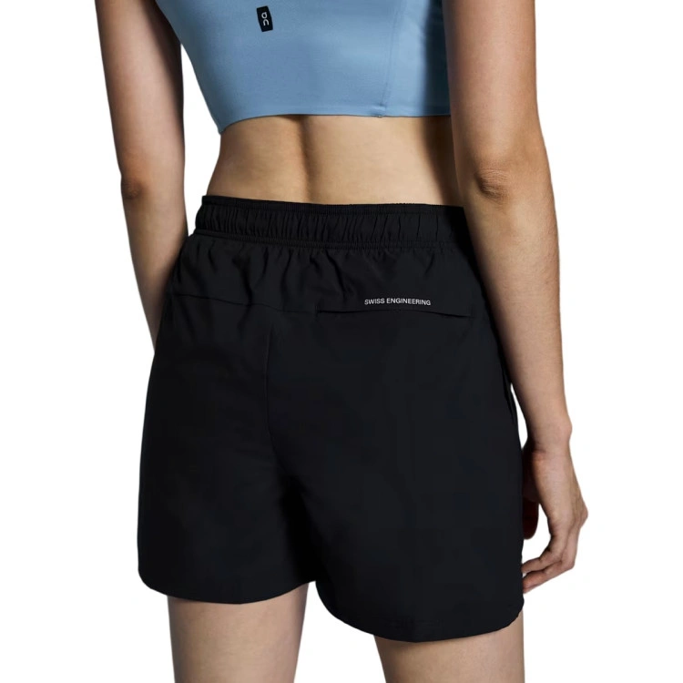 pantalon-corto-on-mujer-5-core-shorts-1-black-1