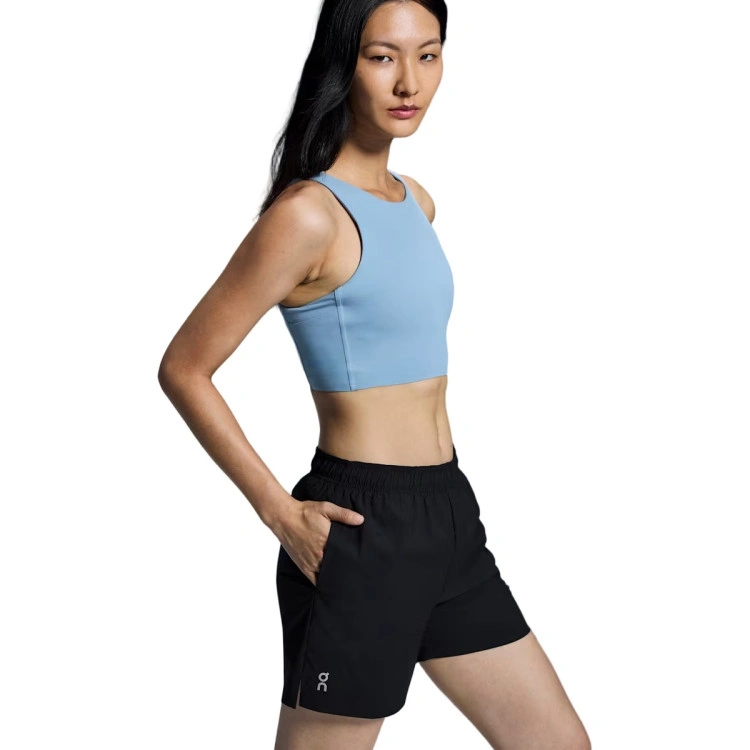 pantalon-corto-on-mujer-5-core-shorts-1-black-2