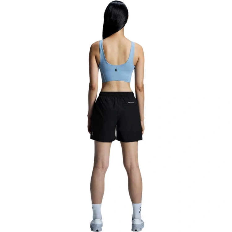 pantalon-corto-on-mujer-5-core-shorts-1-black-4
