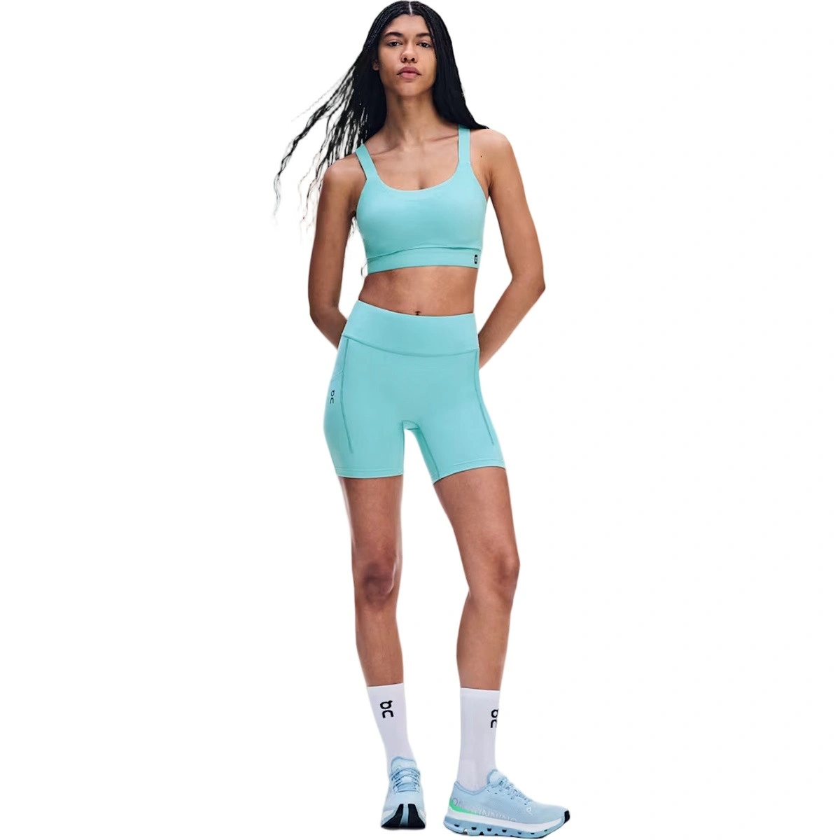 malla-corta-on-mujer-performance-tights-short-1-aquamarine-7