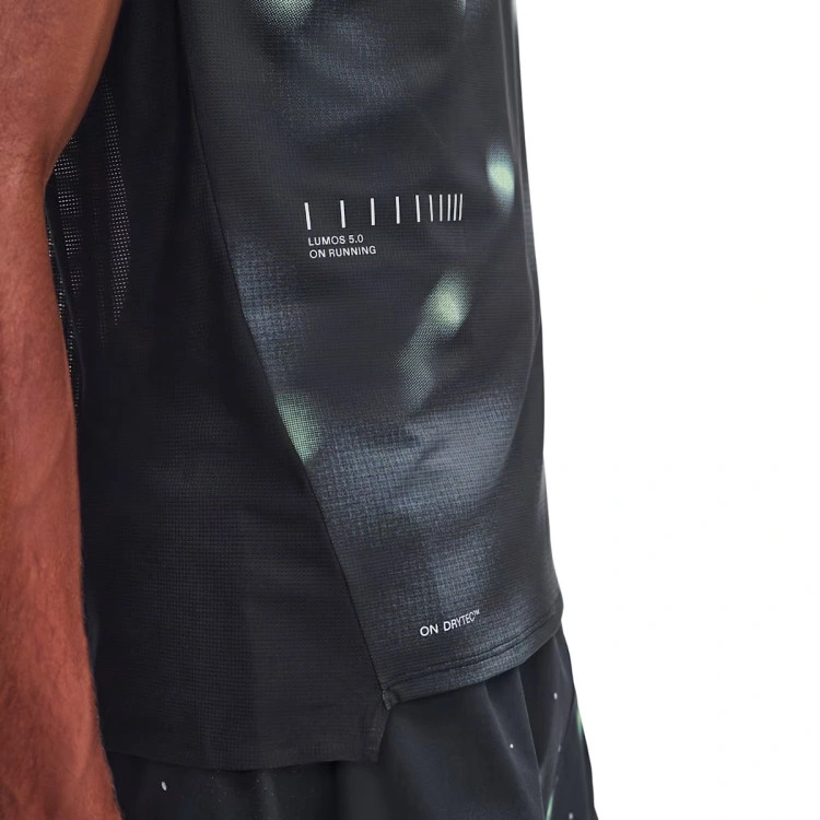 camiseta-on-performance-t-lumos-black-5