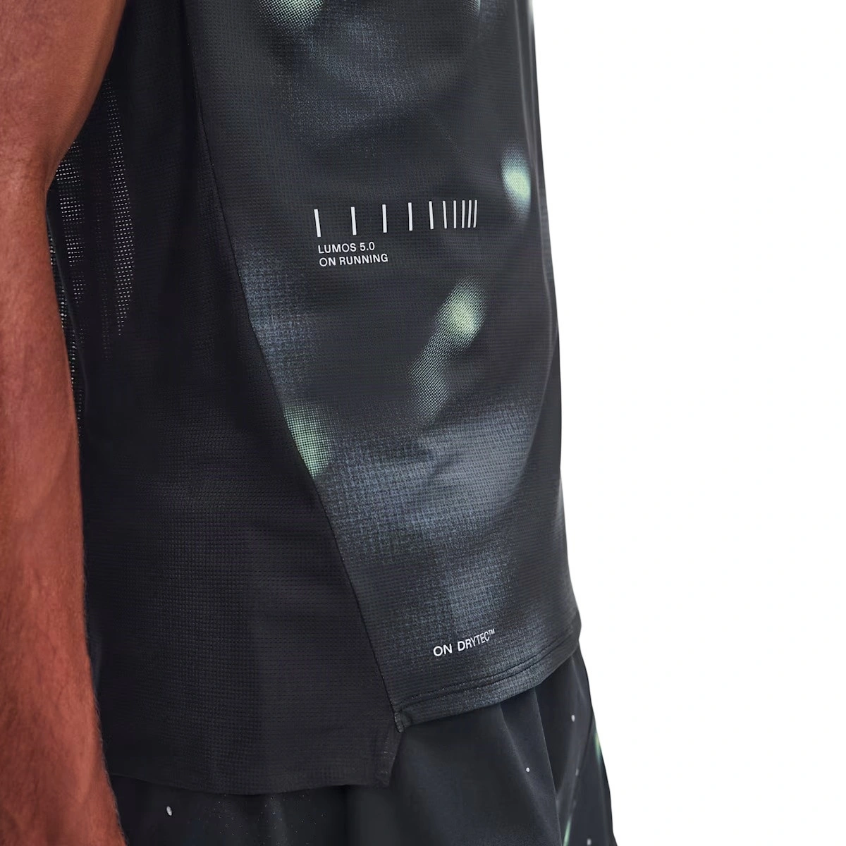 camiseta-on-performance-t-lumos-black-5