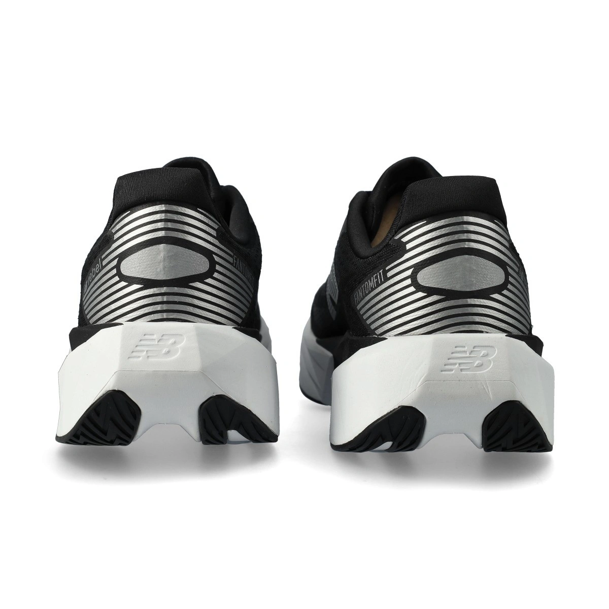 zapatilla-new-balance-fuelcell-rebel-v5-black-4