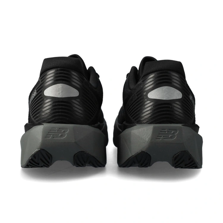 zapatilla-new-balance-fuelcell-rebel-v5-black-4