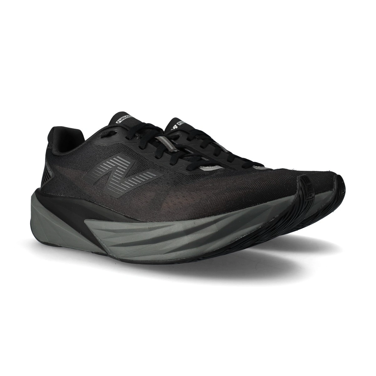 zapatilla-new-balance-fuelcell-rebel-v5-black-0