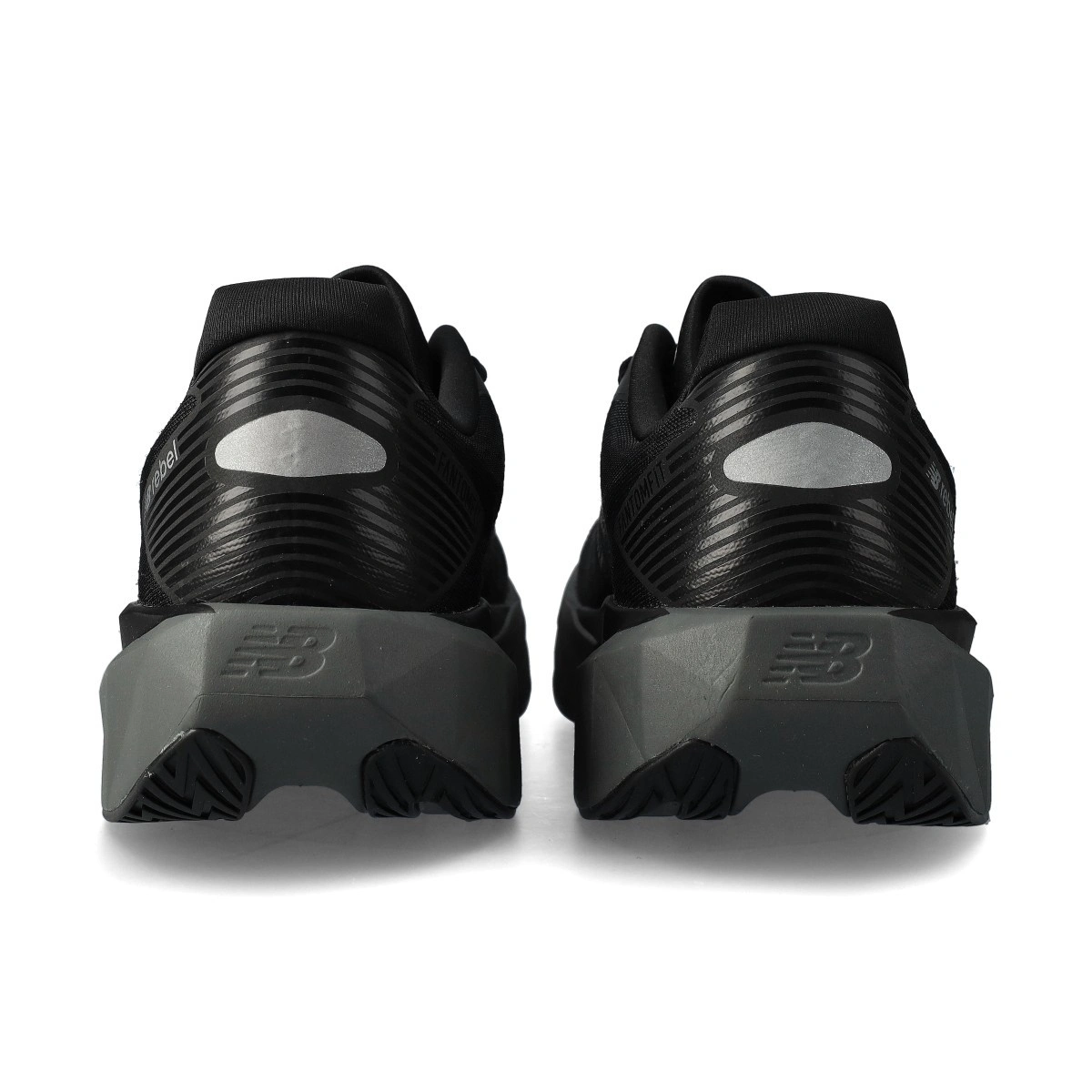 zapatilla-new-balance-fuelcell-rebel-v5-black-4