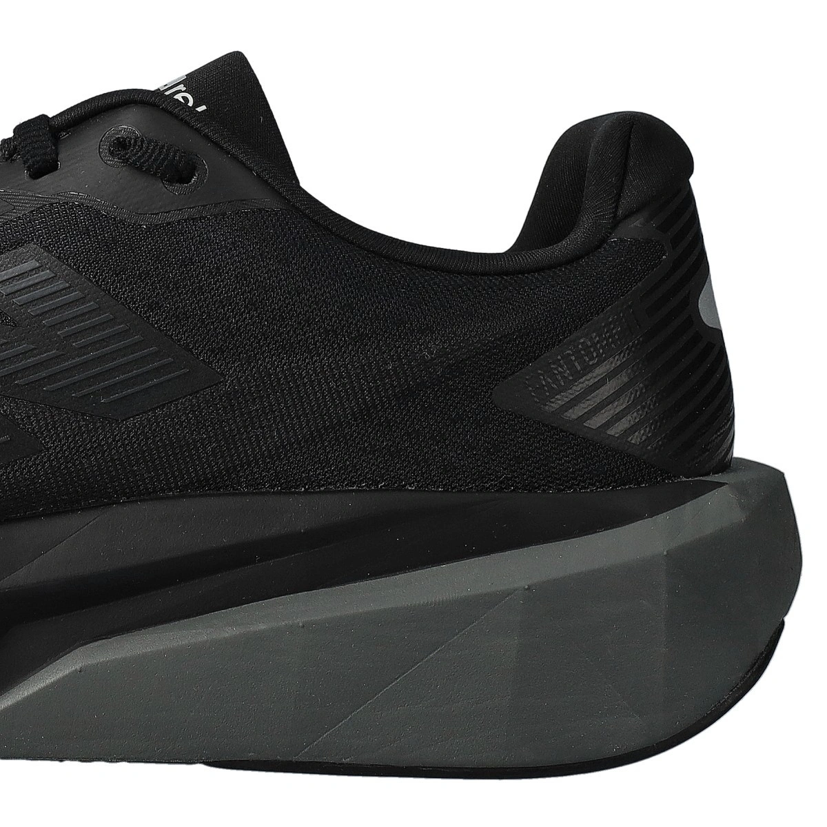 zapatilla-new-balance-fuelcell-rebel-v5-black-8