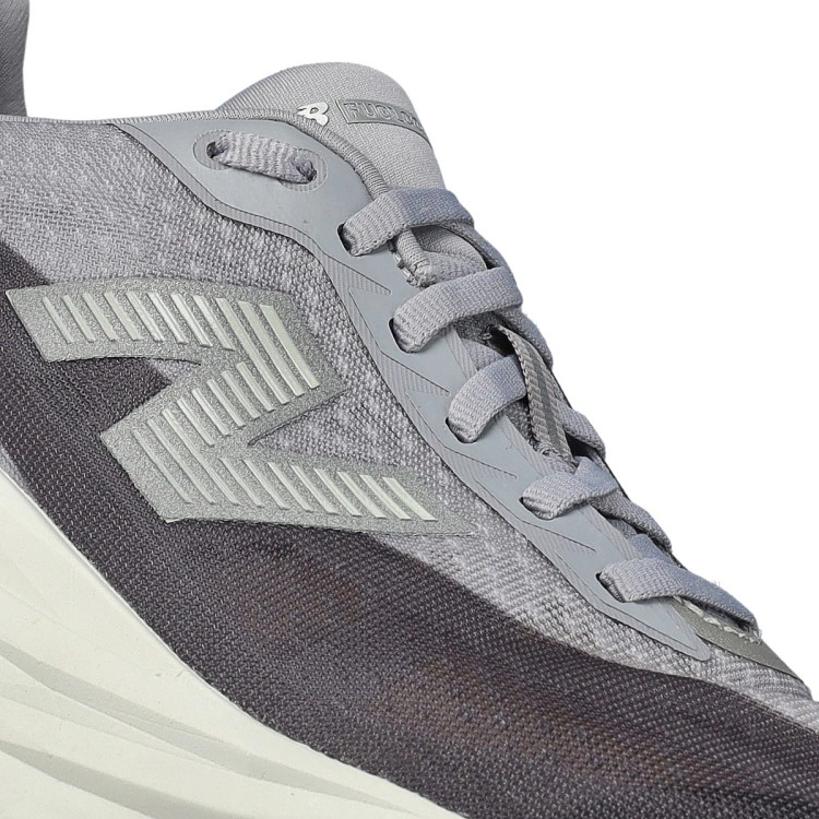 zapatilla-new-balance-fuelcell-rebel-v5-digital-mist-6