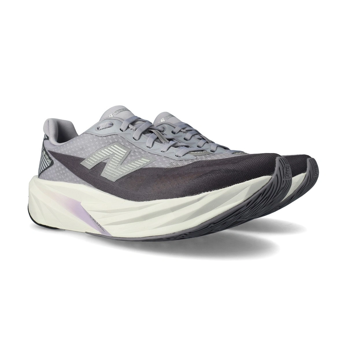 zapatilla-new-balance-fuelcell-rebel-v5-digital-mist-0