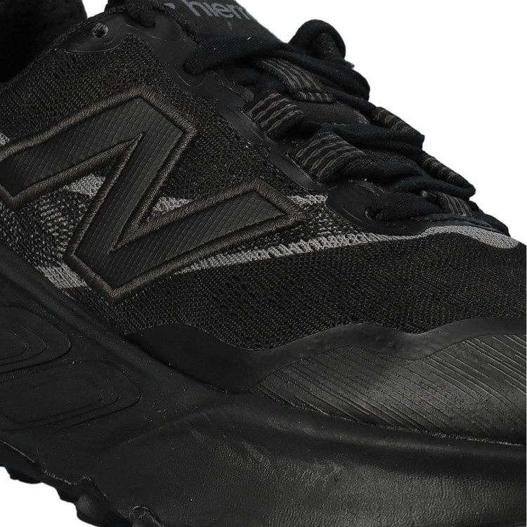 zapatilla-new-balance-fresh-foam-x-hierro-v9-gore-tex-mujer-black-6