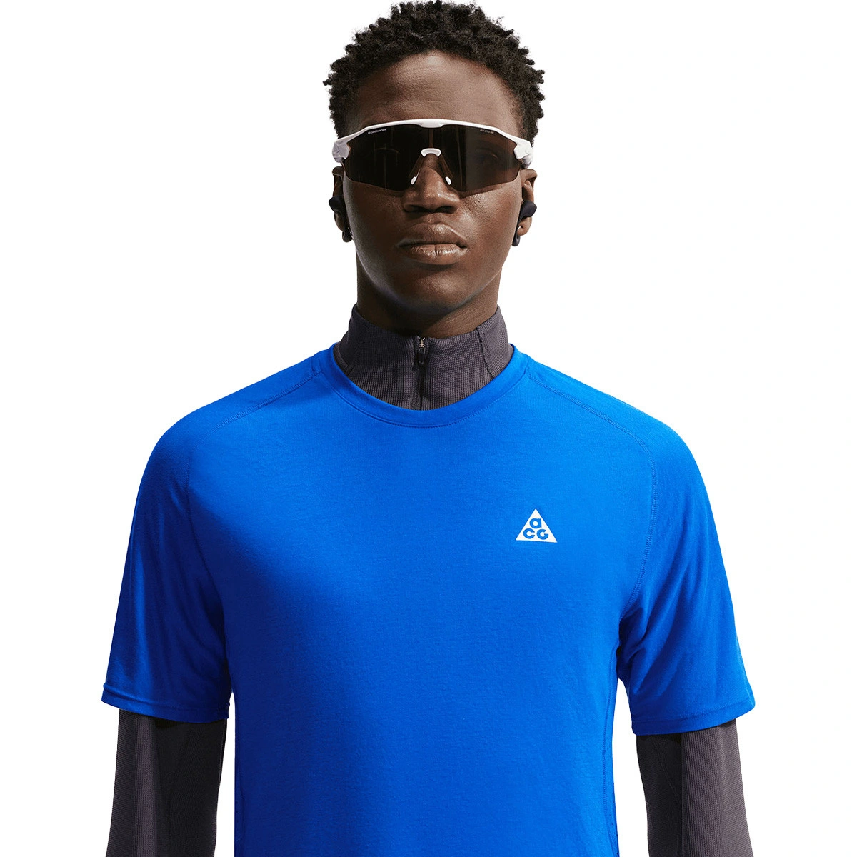 camiseta-nike-nike-acg-solar-chase-hyper-royal-hyper-royal-summit-white-2
