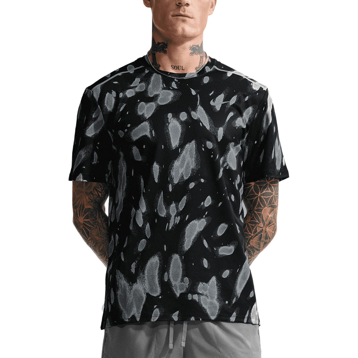 camiseta-nike-nike-miler-black-reflective-silv-0