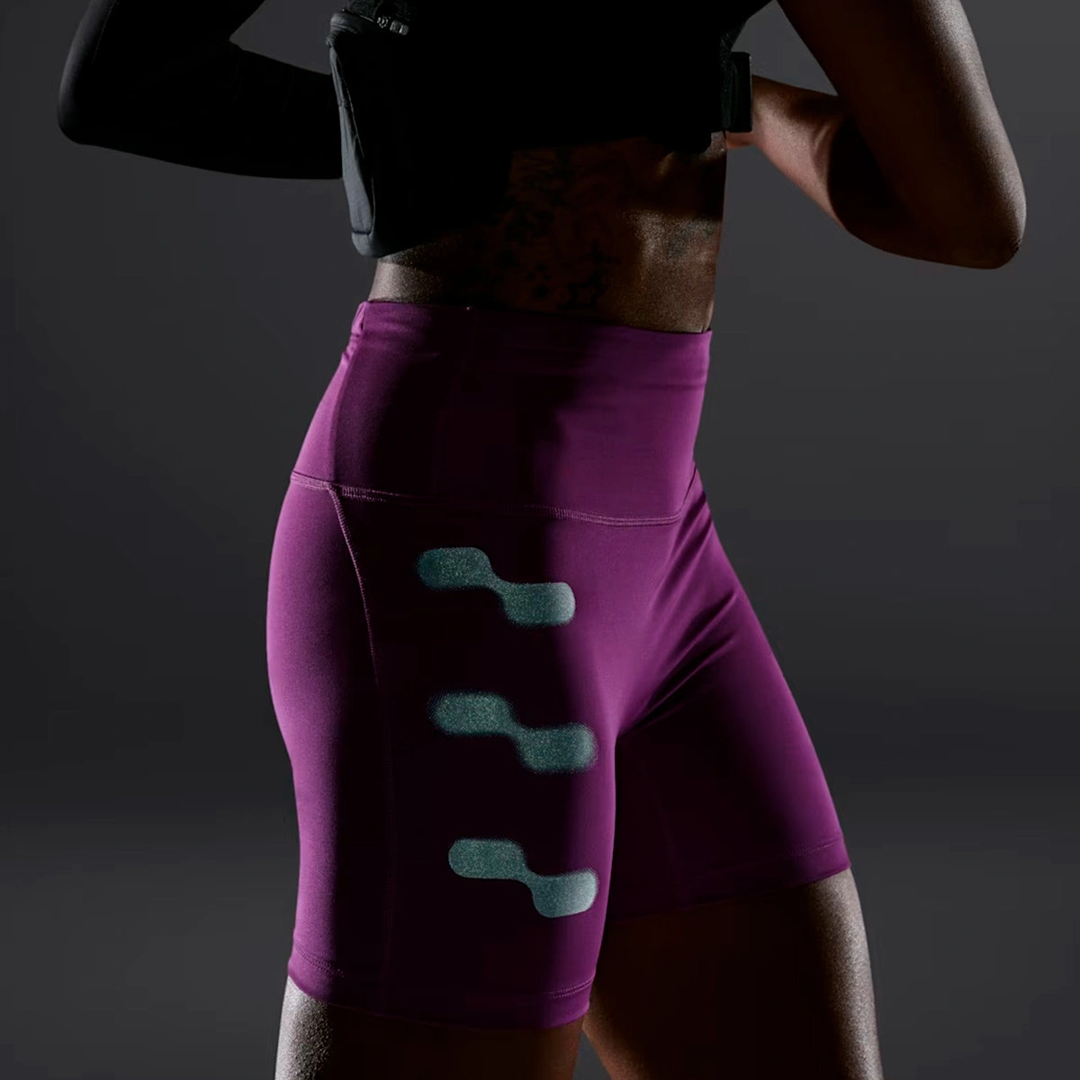 malla-corta-nike-tempo-flash-mujer-bold-berry-reflective-silv-3