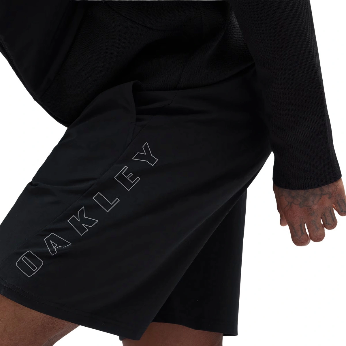 pantalon-corto-oakley-edge-force-active-short-pitch-black-2