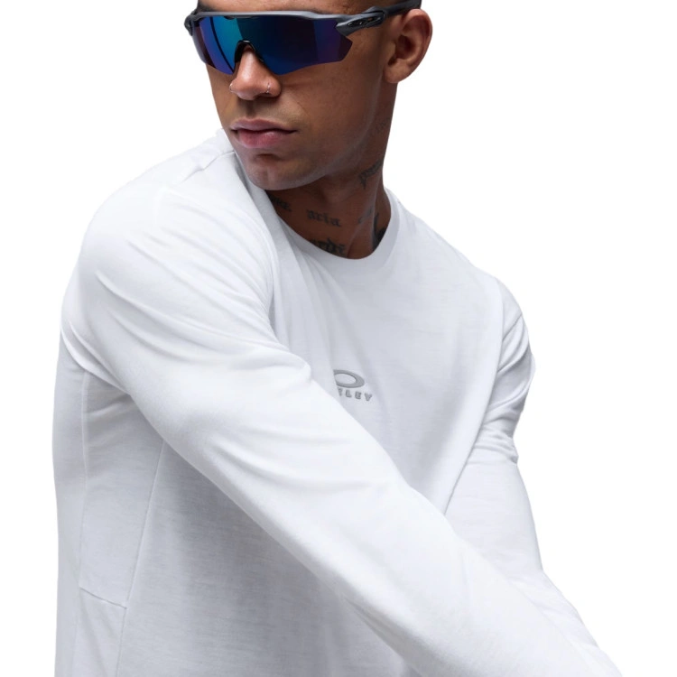 camiseta-oakley-edge-force-ls-tee-white-2