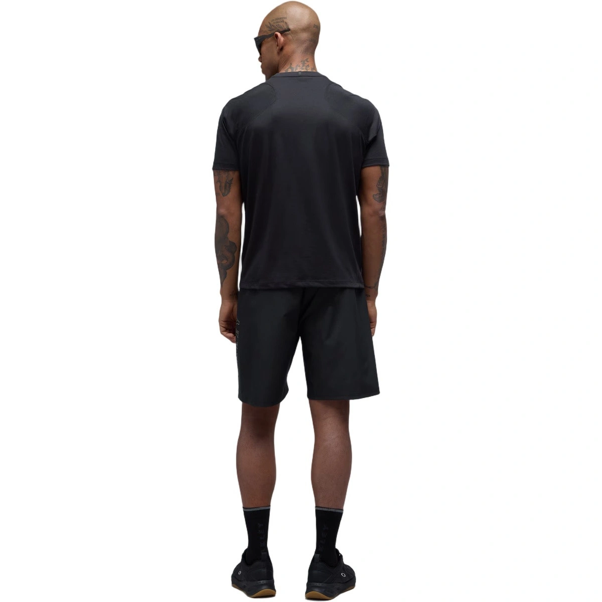 camiseta-oakley-edge-force-ss-tee-pitch-black-1