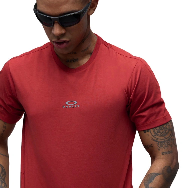 camiseta-oakley-edge-force-ss-tee-flame-red-2
