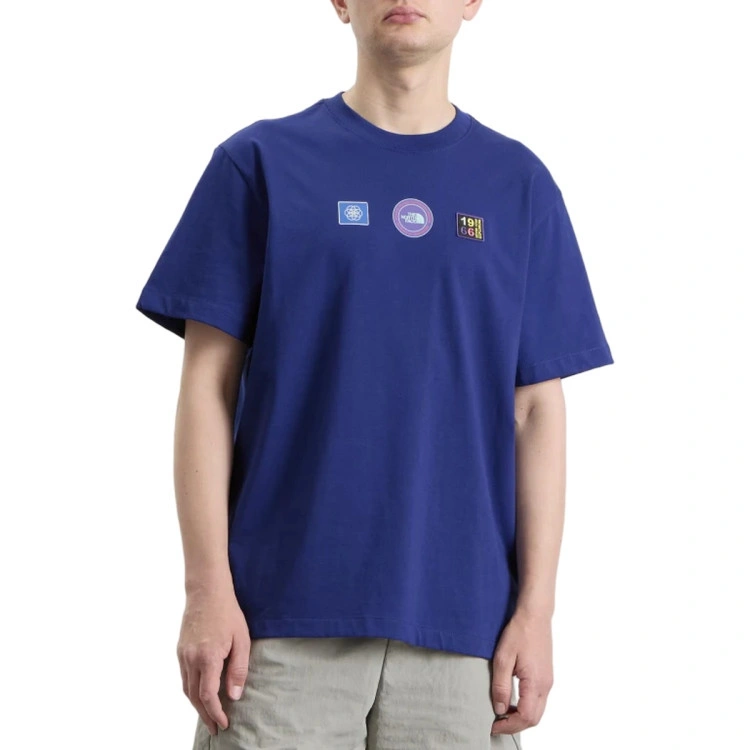 camiseta-the-north-face-explorer-badges-relaxed-graphic-bold-blue-0