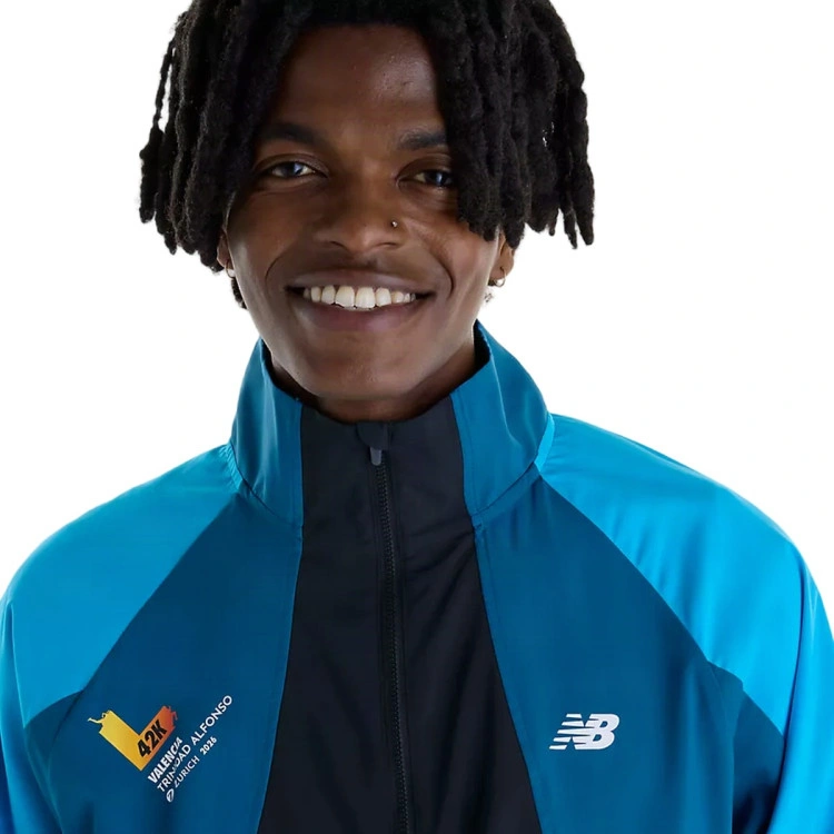 chaqueta-new-balance-valencia-marathon-race-day-jacket-streamsong-2