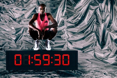 card Las zapatillas de Sabastian Sawe y Tigst Assefa en el Maratón de Londres 2026