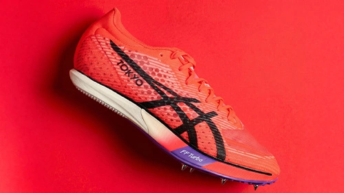 Scarpe da atletica chiodate